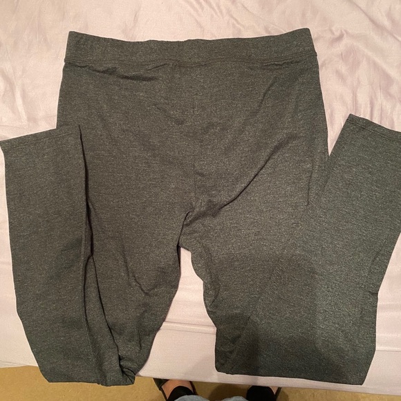 PINK VICTORIA SECRET LEGGINGS - Picture 5 of 8